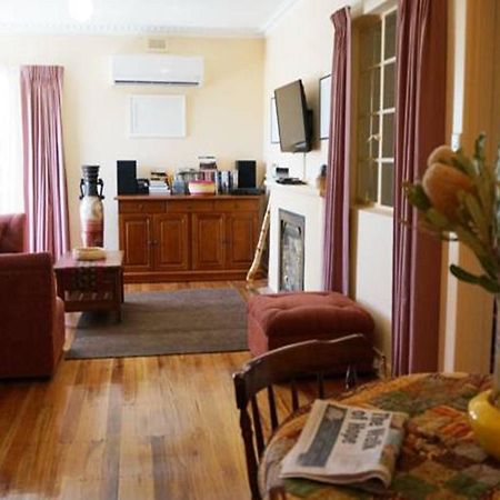 Villa It'S On Walnut Mildura Zimmer foto